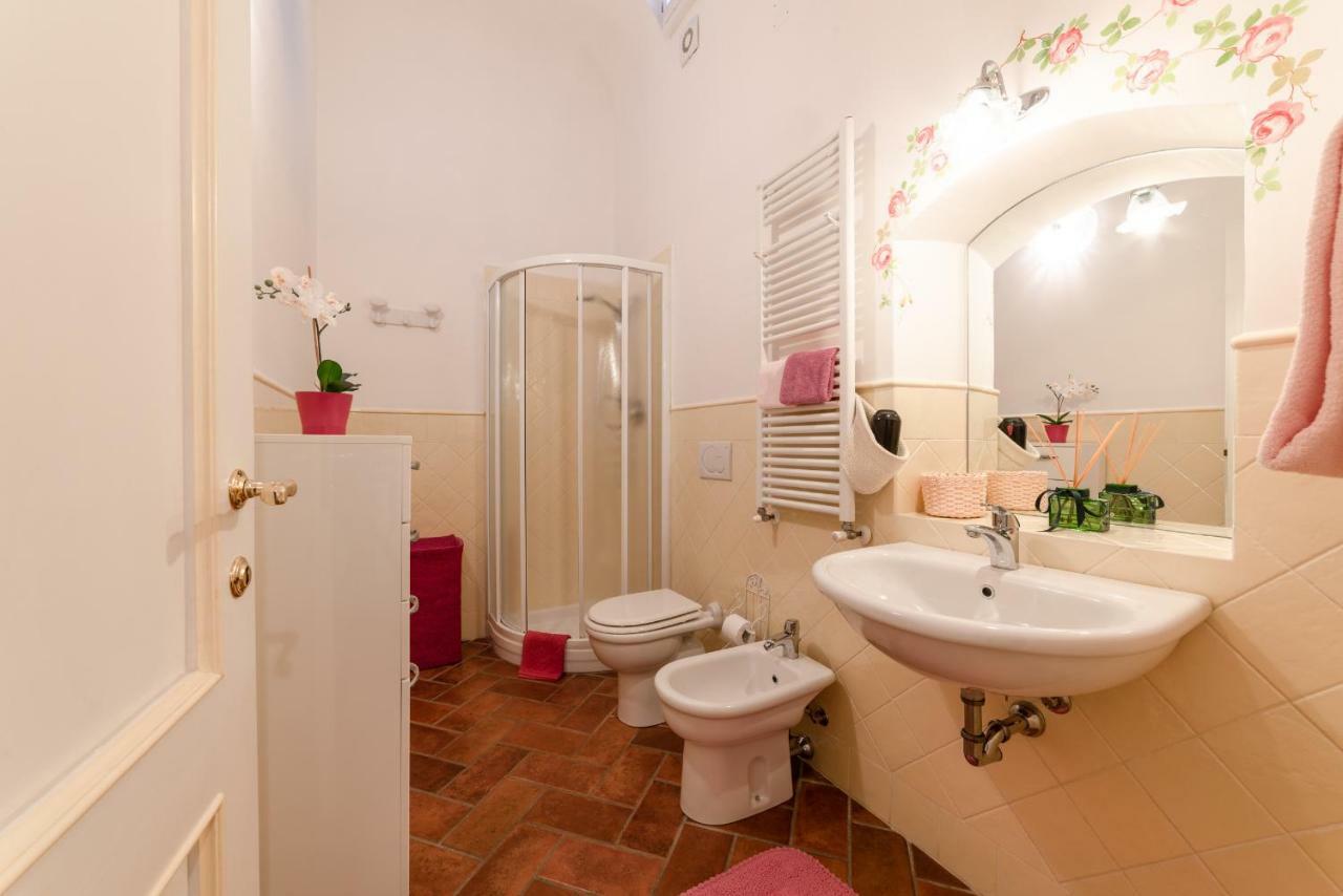 Le Rose Di Leonardo - Antica Dimora Apartment Firenze Bagian luar foto